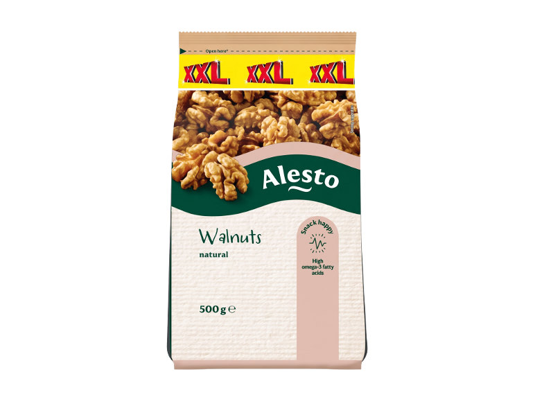 A 500 g pack of Alesto shelled walnuts XXL