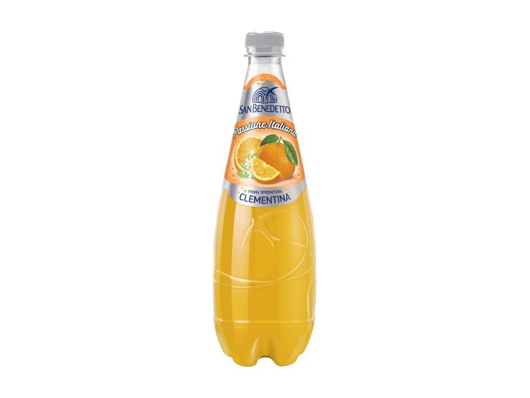Clementine juice bottle with 'Passione Italiana' and 'Prima Spremitura Clementina' text.
