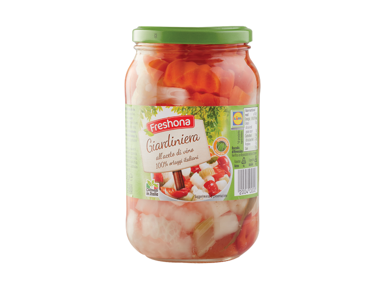 A jar of giardiniera in wine vinegar with 100% Italian vegetables.